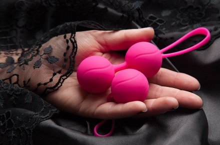 Ярко-розовый набор для тренировки вагинальных мышц Kegel Balls