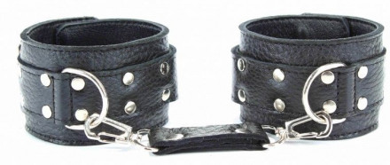 Кожаные наручники с пряжкой 