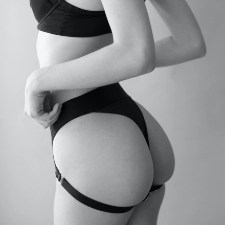 Черные трусики для насадок Heroine Lingerie Harness - size L 