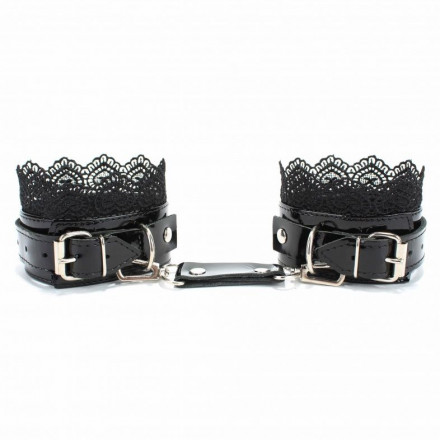 Изысканные чёрные наручники с кружевом 